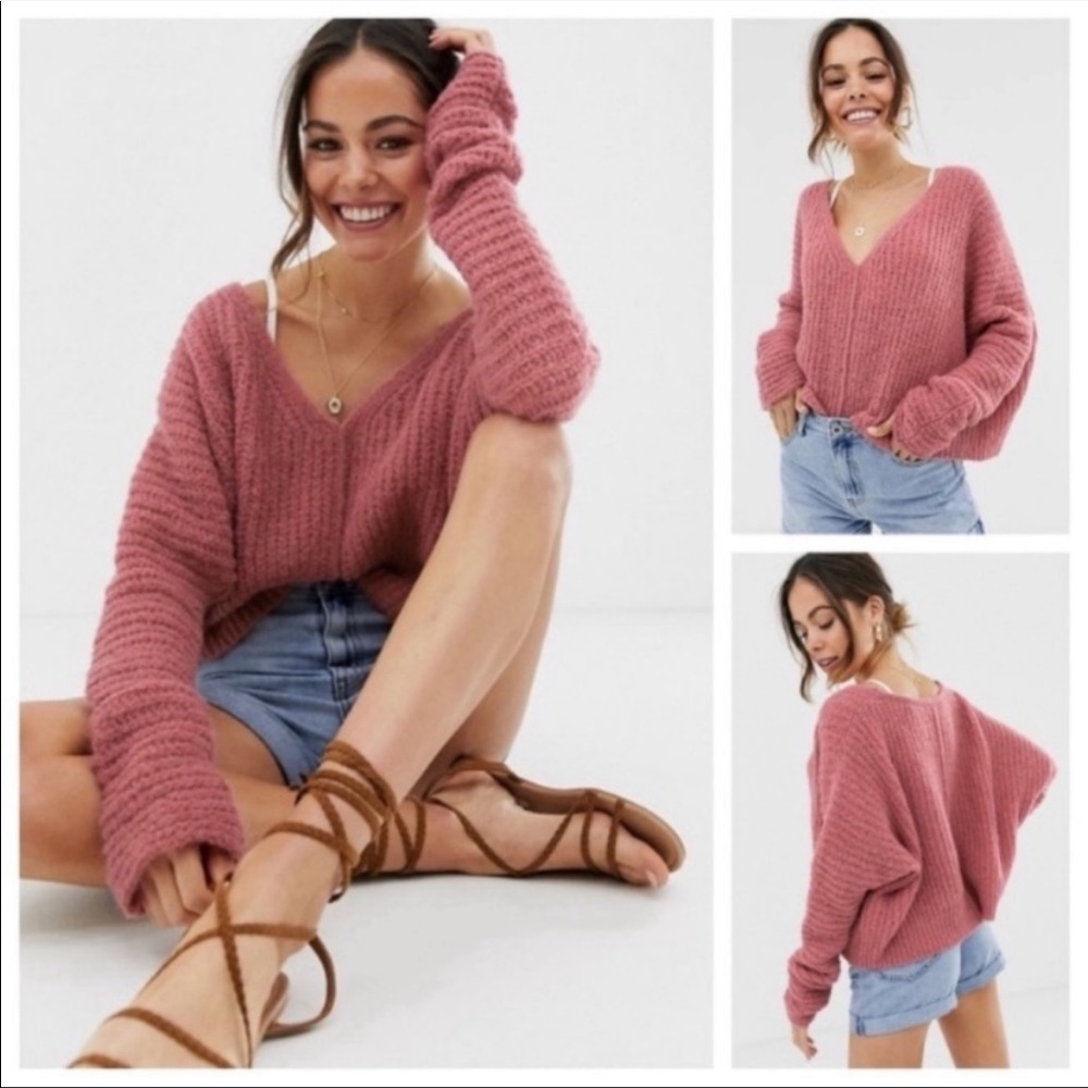 NWT-Free People Boho Yummy Moonbeam Alpaca V-Neck Sweater- Prairie Pink
Size S